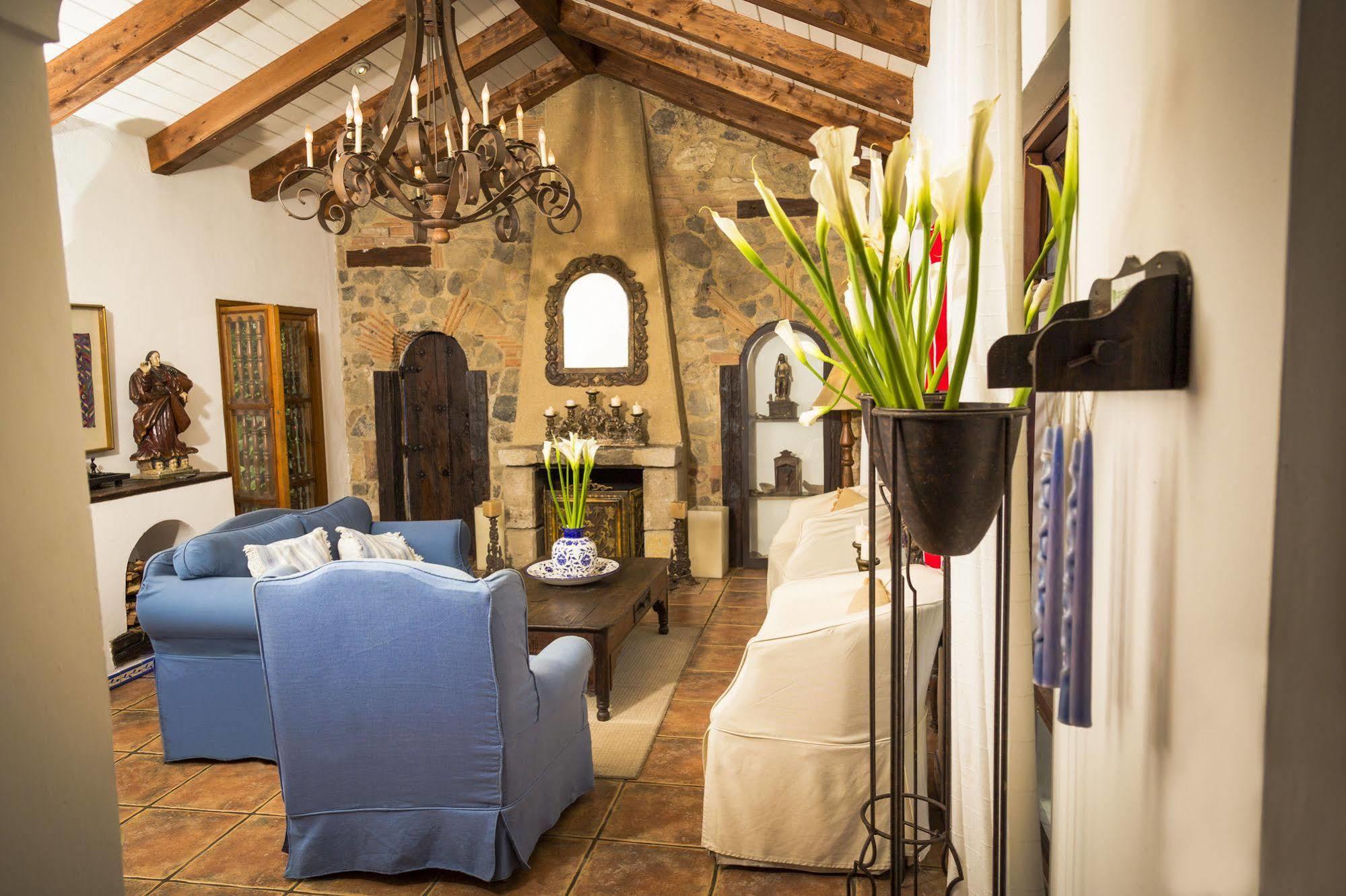 Casa Encantada By Porta Hotels Antigua Ngoại thất bức ảnh
